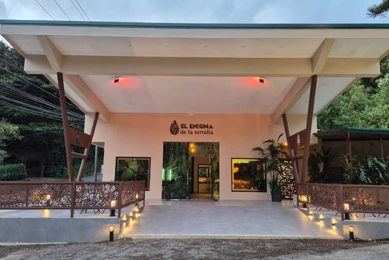 Entrada a El Enigma de la Semilla en Monteverde