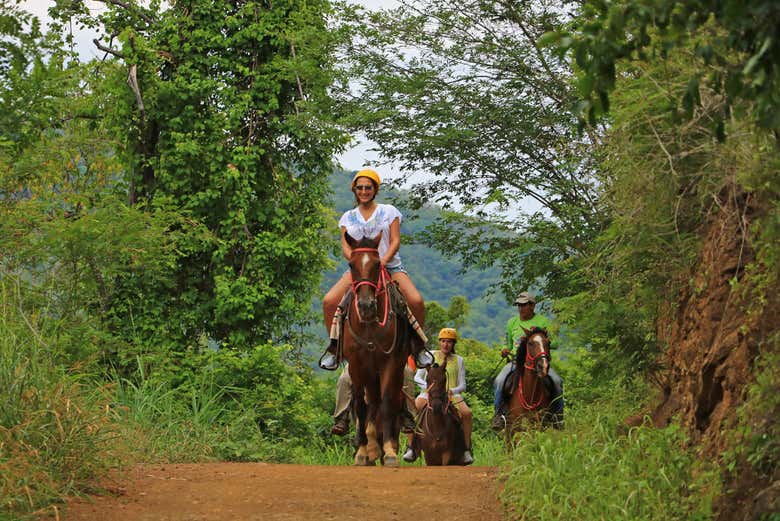 Passeio a cavalo pelo Parque Diamante Eco