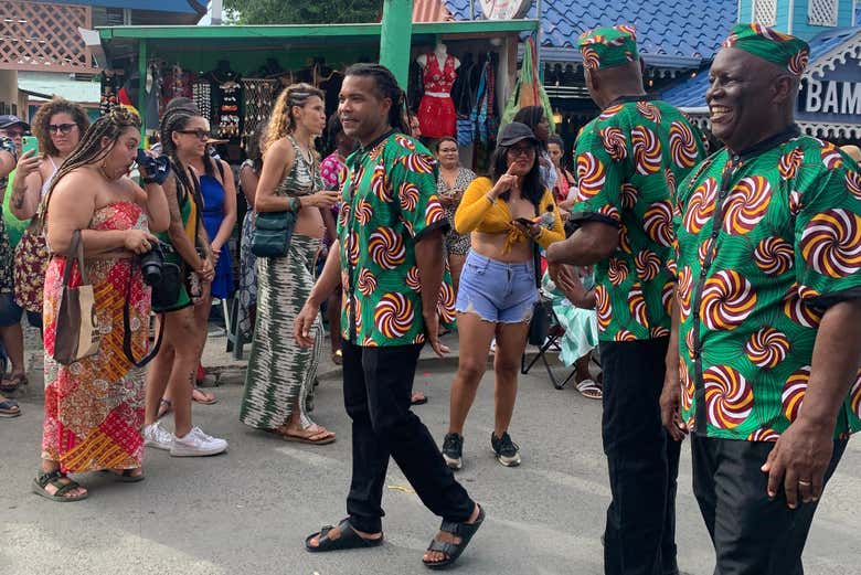 Os adentraréis en la cultura local como nunca