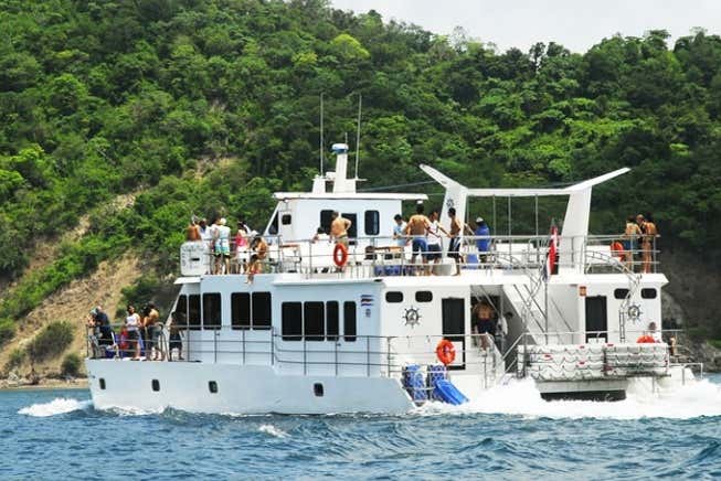 Catamarán por Isla Tortuga