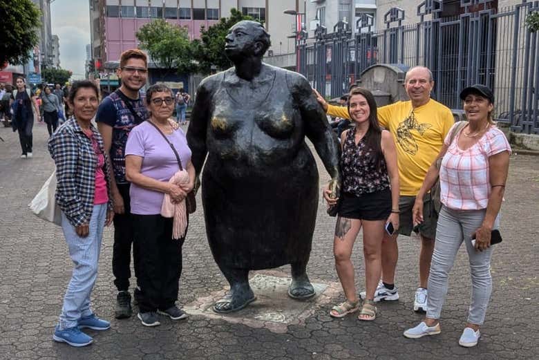 Visit the "La Chola" statue in San José
