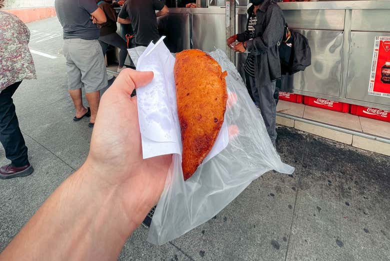 Una deliciosa empanada de la capital costarricense