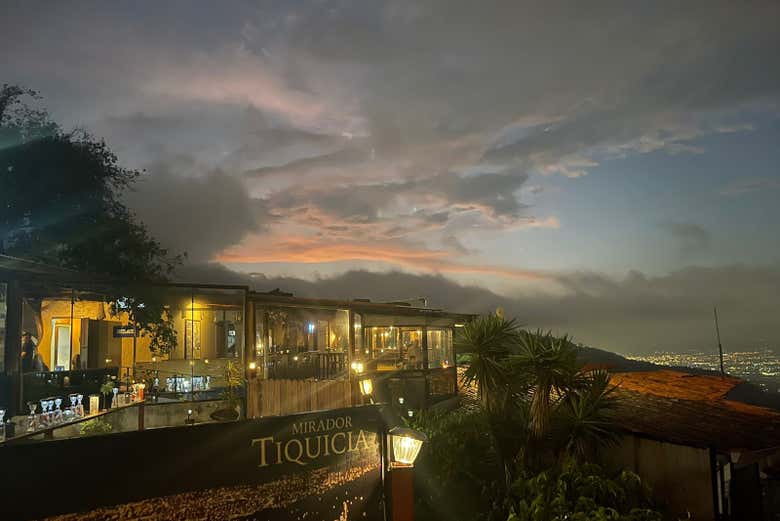 Au sommet des montagnes d'Escazú à San José