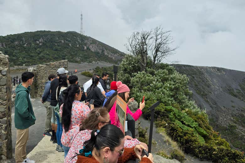 Belvédère du cratère du volcan Irazú
