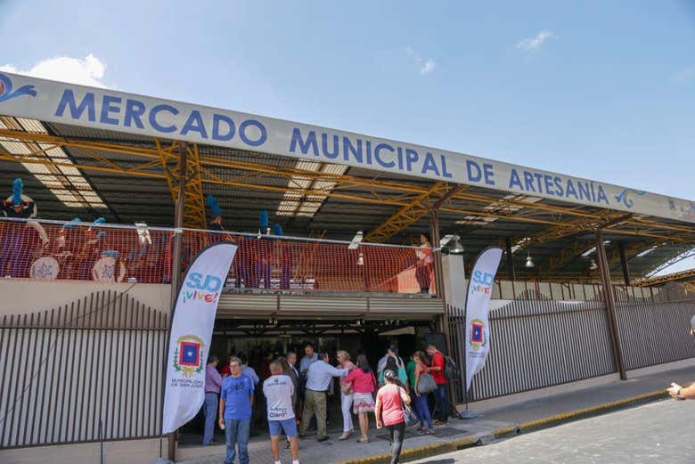Municipal Arts & Crafts Market in San José