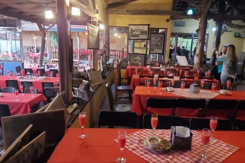 Les tables dressées au Mirador Tiquicia