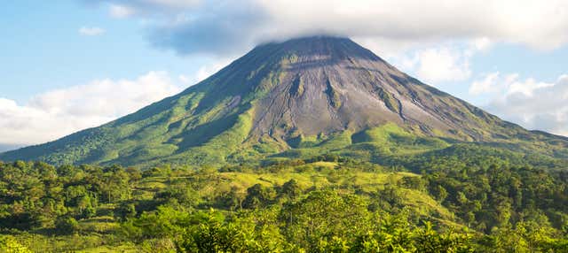 Excursión al volcán Arenal + Aguas termales