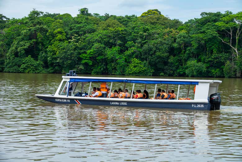 Bateau à bord duquel vous vous rendrez à Tortuguero