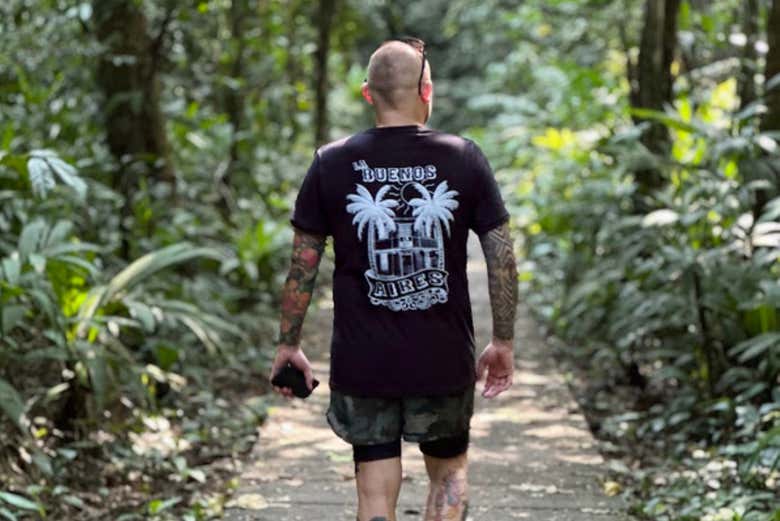 Hike through the Costa Rican jungle