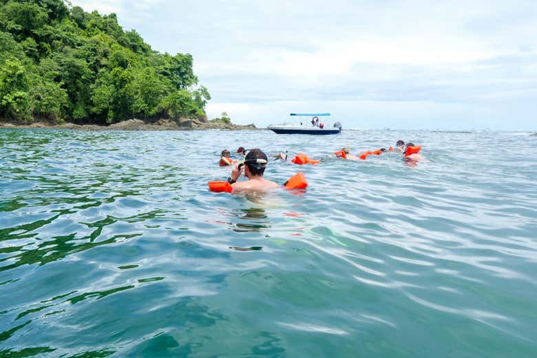 Explore the depths of the Costa Rican Pacific