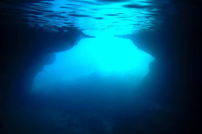 I colori intensi della Grotta Blu