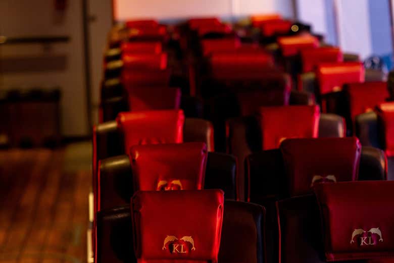 Asientos en el interior del ferry
