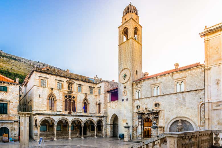 conoceremos los monumentos de la joya de la Costa Dálmata 