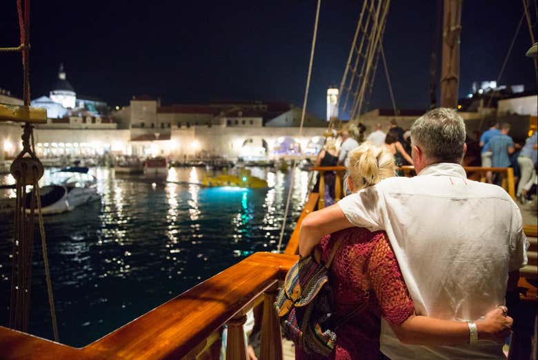 Romántico crucero nocturno