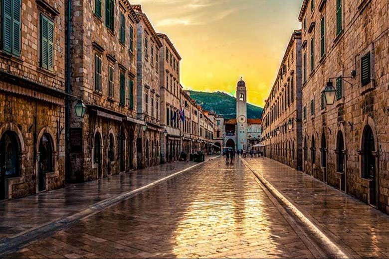 Recorreremos la calle Stradun