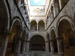 Interior do Palácio Sponza