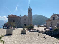 Iglesia de Nuestra Señora de las Rocas