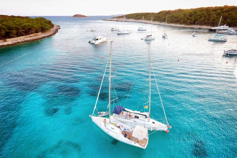 Balade en bateau sur les îles Infernales
