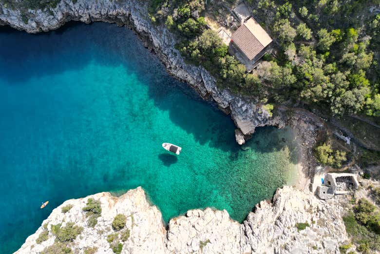 Travel to beautiful beaches