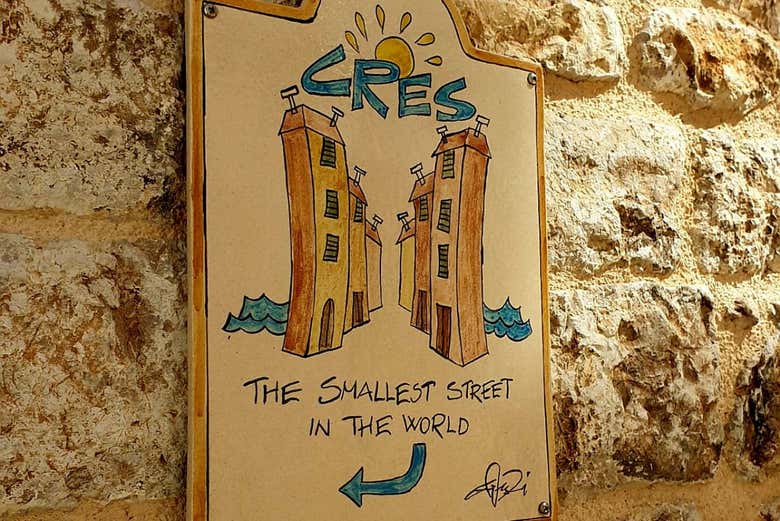See the smallest street in the world in Cres!
