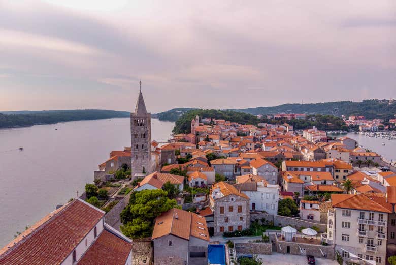 Podréis recorrer las calles de Rab