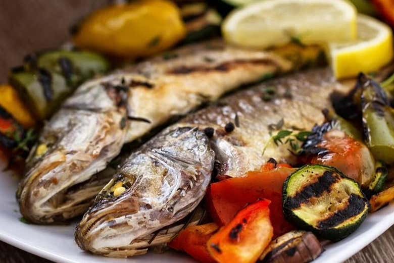 Delizioso pesce alla griglia