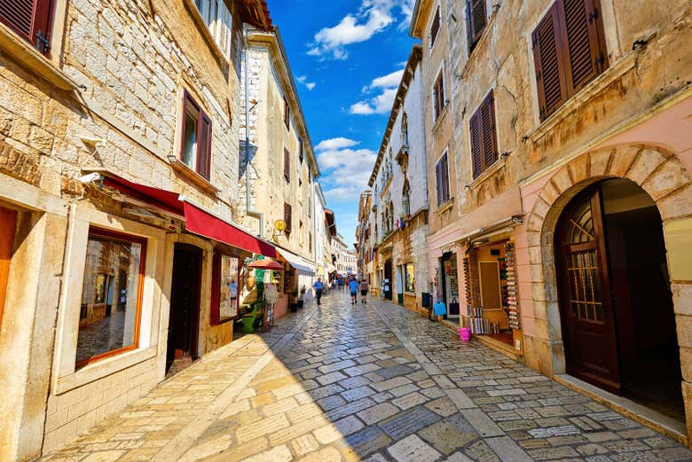 Rua no centro histórico de Porec