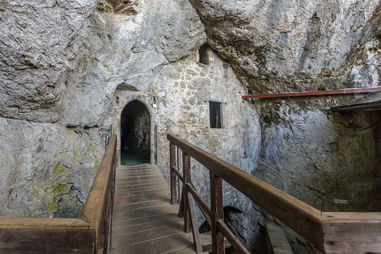Entrando nel Castel Lueghi
