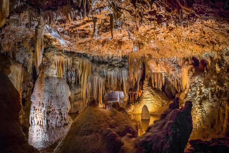 All'interno della grotta di Baredine