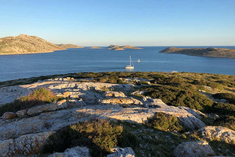 Isla Ravni Zakan