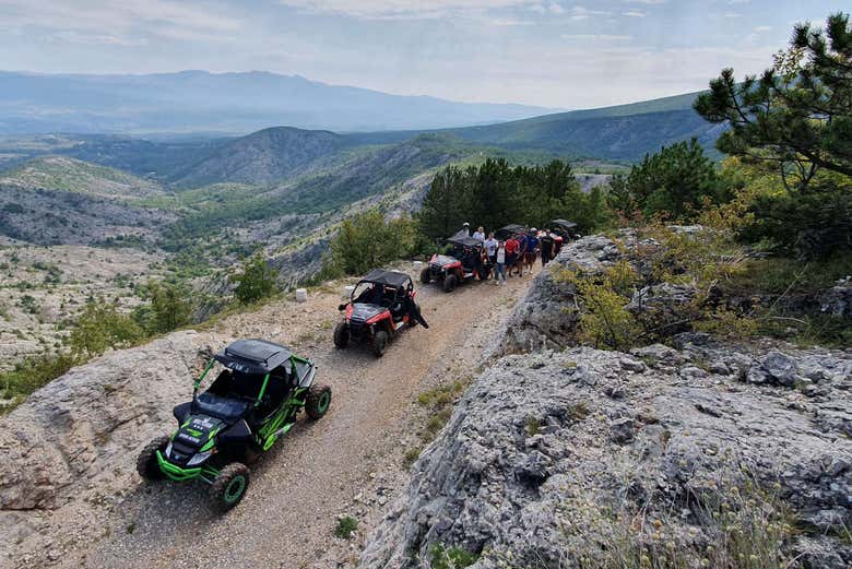 Percorrendo Sinj de buggy