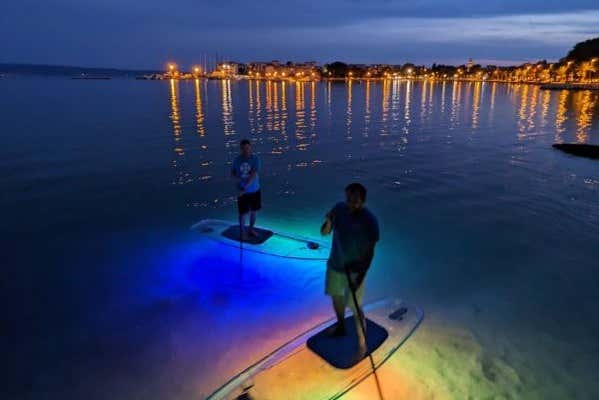 Admire how the LED lights illuminate the water