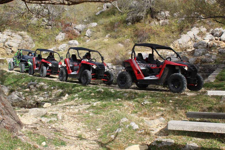 Recorriendo Sinj en buggy