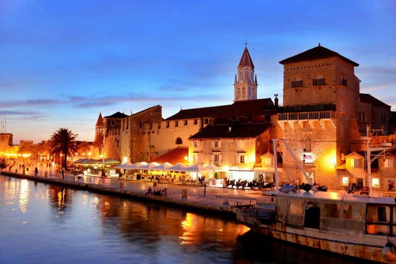Strolling around Trogir at nightfall