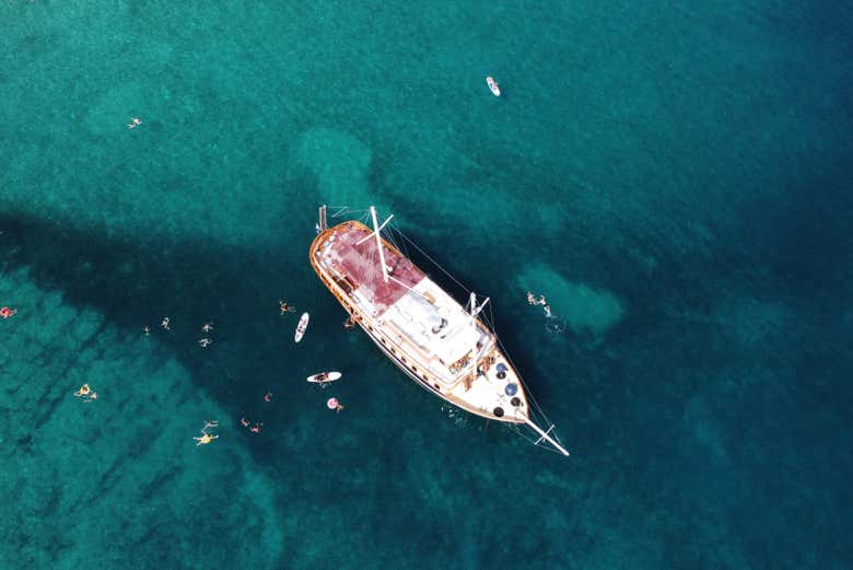 Vista aérea del barco 