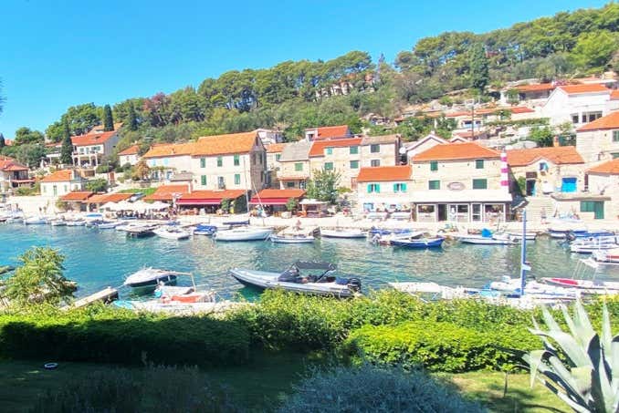 Visit Maslinica