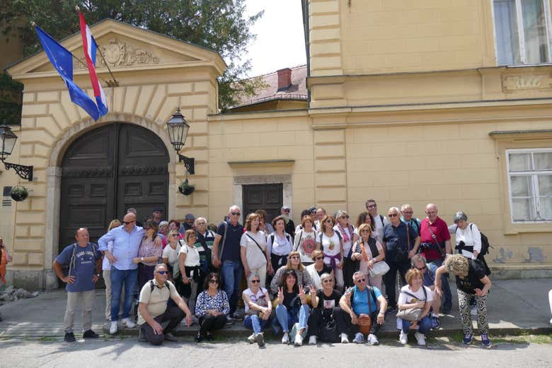 Foto di gruppo durante il tour di Zagabria