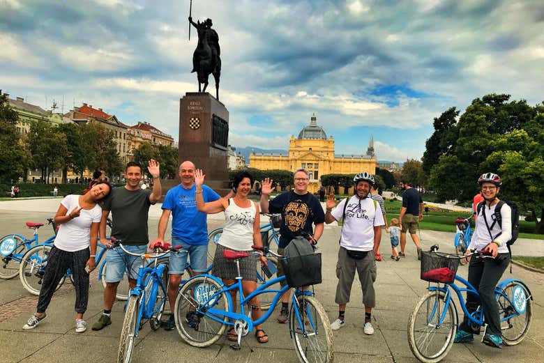 Aproveitando o tour de bicicleta por Zagreb