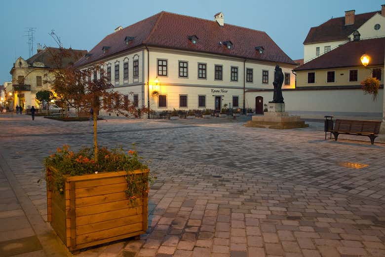Palais Herzer de nuit à Varaždin