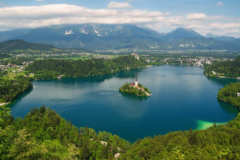 Vue panoramique sur le lac de Bled