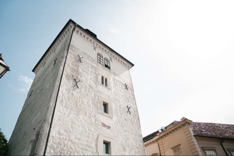Acercándonos a la torre Lotrščak