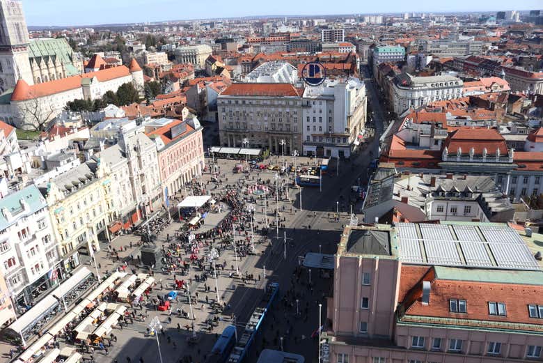 Vista aerea sulla piazza principale di Zagabria