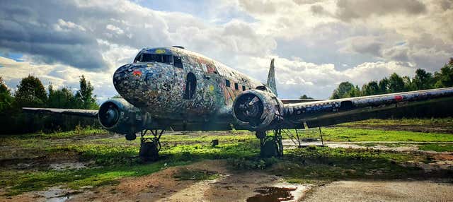 Visite de la base aérienne souterraine de Zeljava