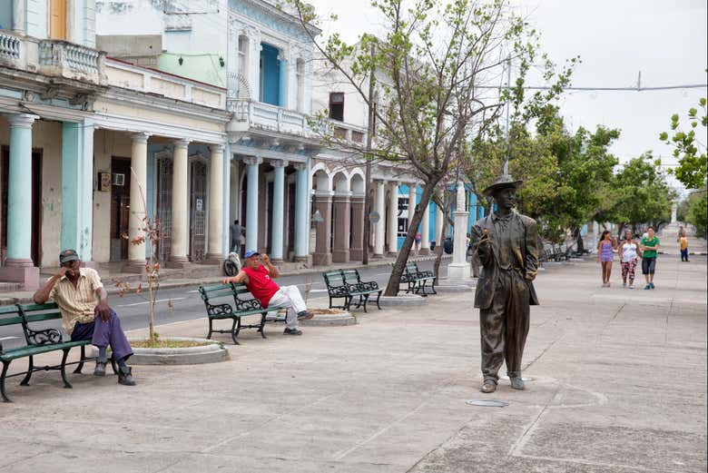 Estatua de Benny Moré
