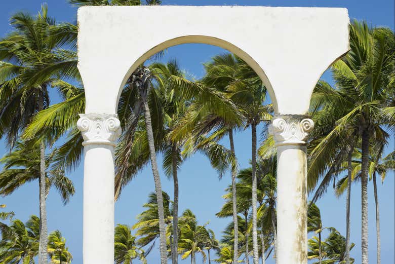 Admire these symbolic monuments