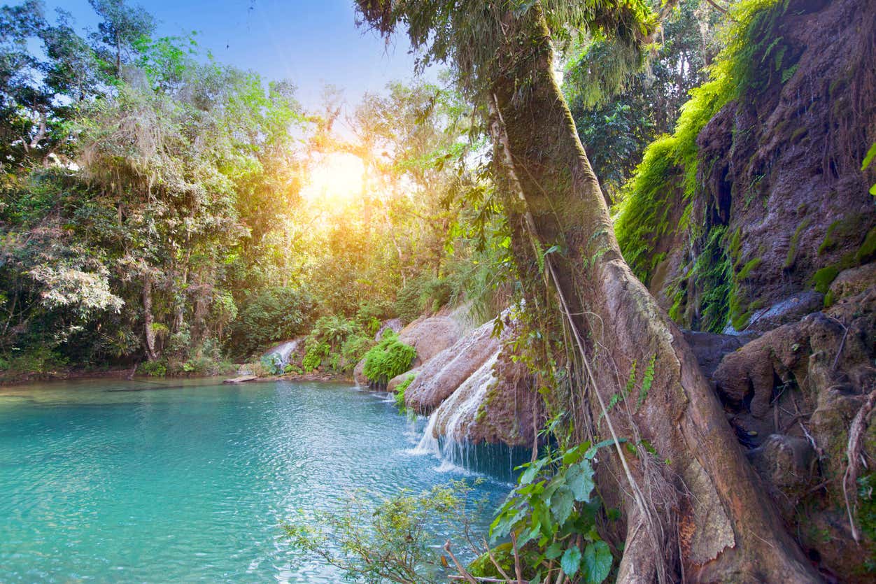 Aguas cristalinas en el Salto de Soroa