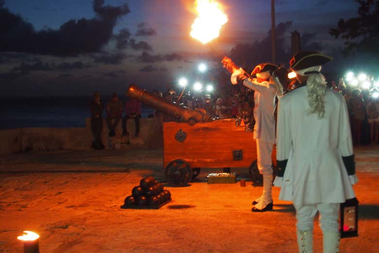 Cannon firing ceremony at Havana's fortress
