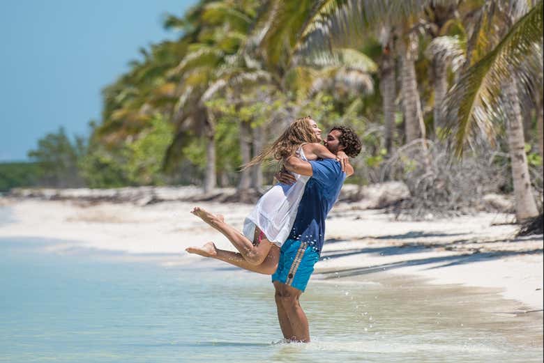 Un momento romántico en Cayo Blanco