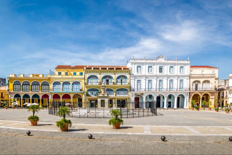 Edificios de colores en la plaza Vieja