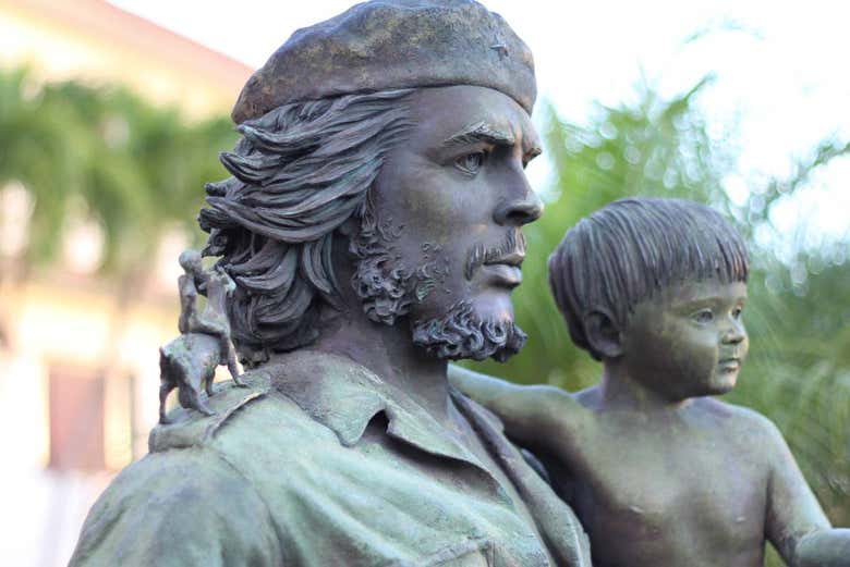 Statue of El Ché in Santa Clara